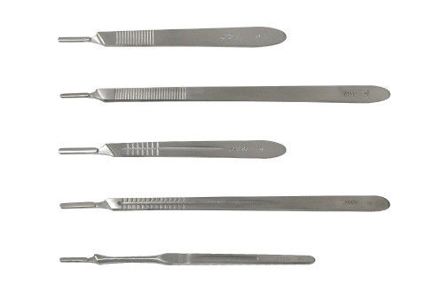 Equipamento cirúrgico médico descartável Escalpel cirúrgico com alça de plástico / aço inoxidável